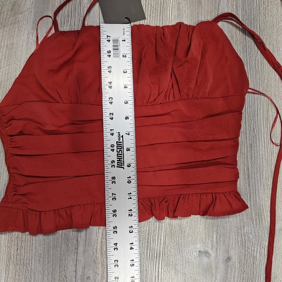 Le Lis Collection Crop Self-Tie Strap Sleeveless Shirt Ruched Medium - Picture 8 of 9